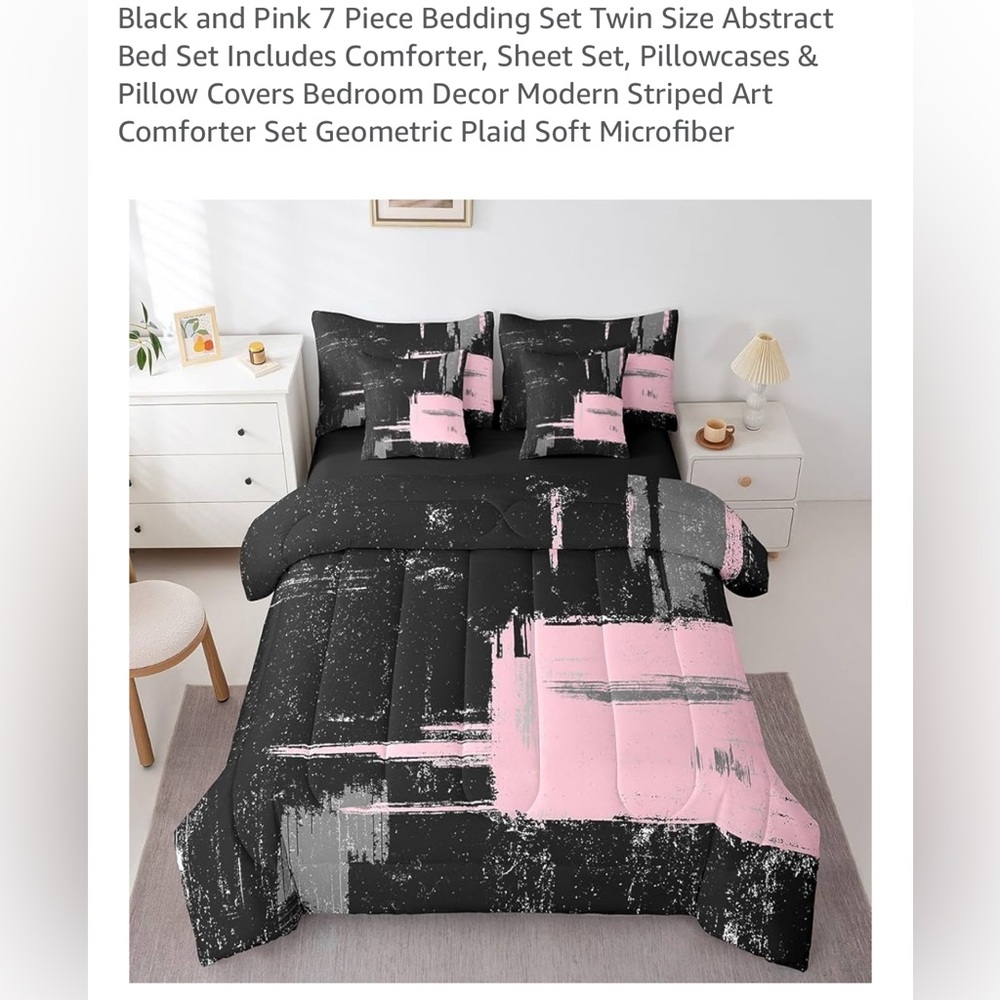 Brand new 7 piece twin comforter.